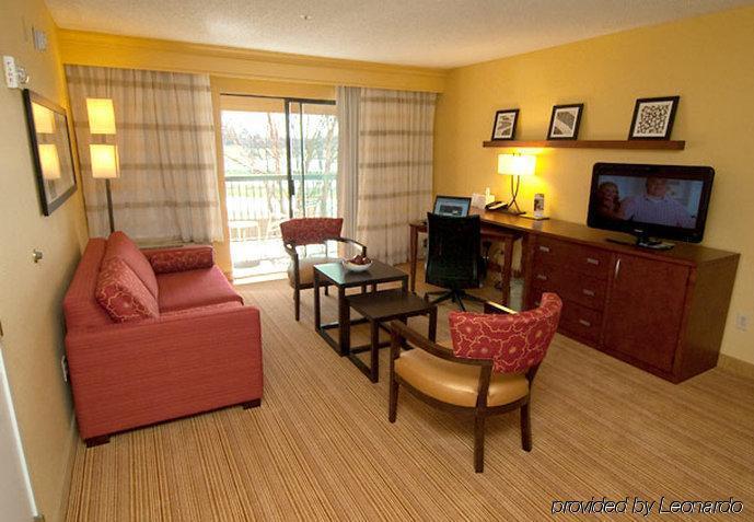 Courtyard By Marriott Monroe Airport Hotel Bilik gambar